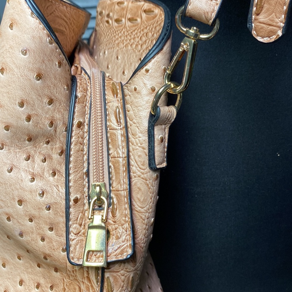 Le Miel Vegan Faux Pink Alligator Purse - Picture 13 of 13